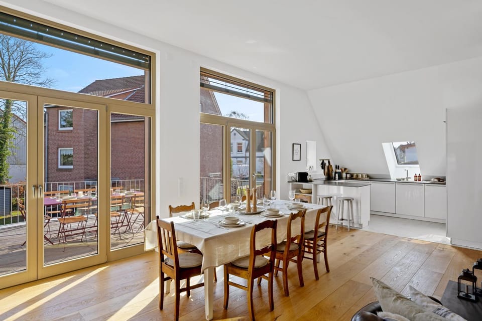 Kitchen or kitchenette, Dining area, Food, stove