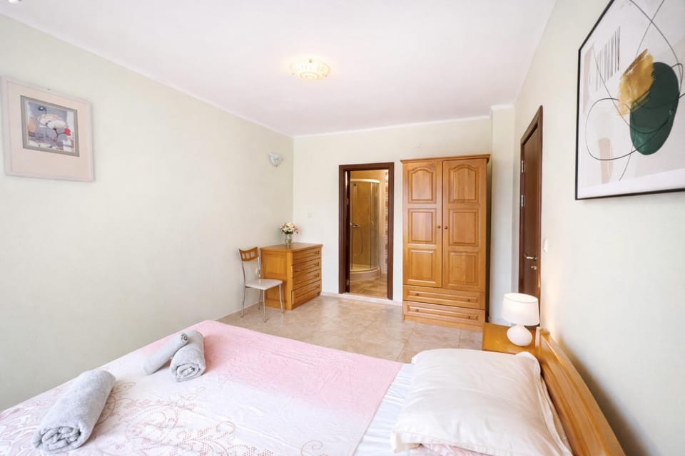 Bed, Bedroom, wardrobe