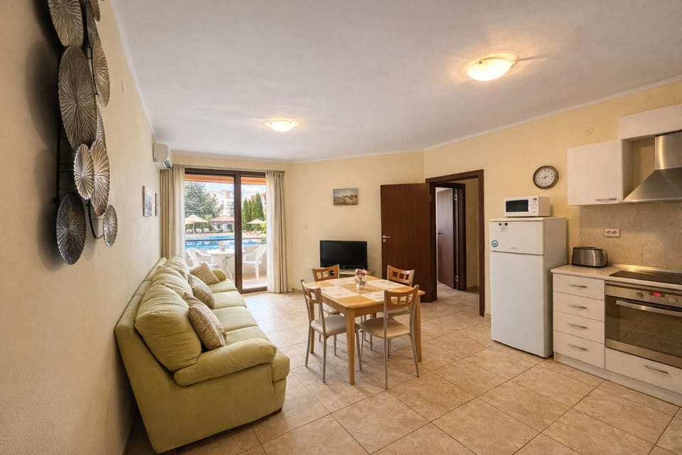 TV and multimedia, Living room, Seating area, Dining area, pet friendly