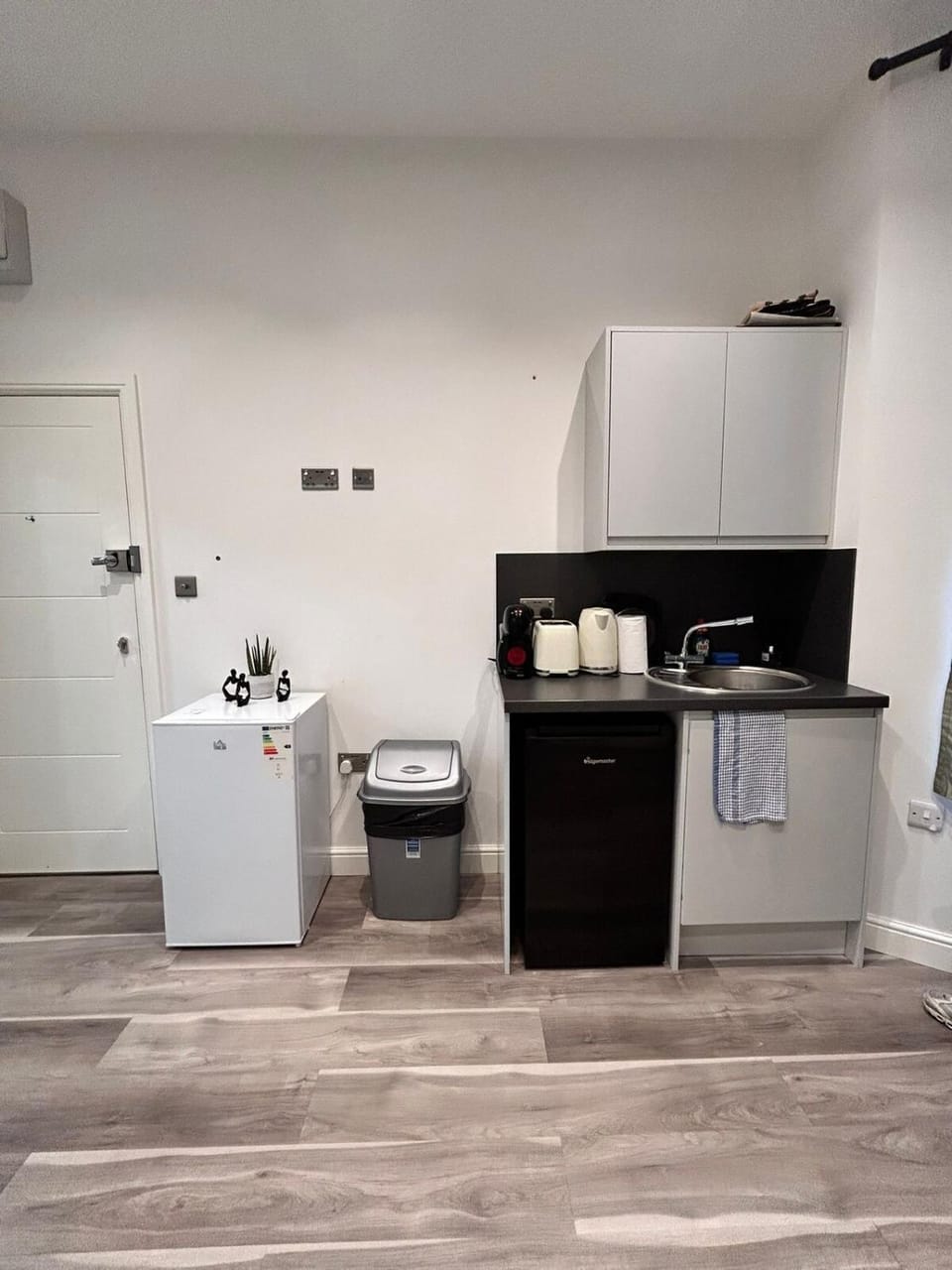Coffee/tea facilities, toaster