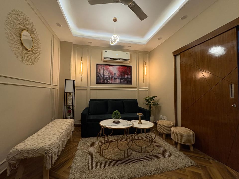 The Green House By Cozy Stays Apartment in New Delhi