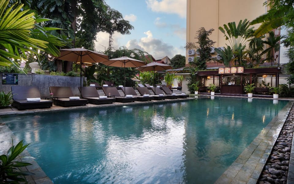 Day, Garden, Lounge or bar, Seating area, Dining area, Garden view, Pool view, Area and facilities, Area and facilities, Swimming pool, Sunset, sunbed