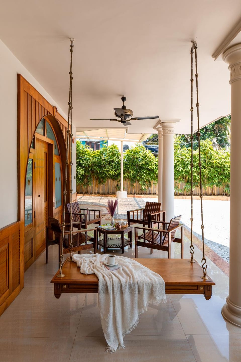 ELIVAAS Valiyaveetil Mansion 5-BHK Mansion With Private Pool, Home Theatre & Garden Near New Marine Drive Villa in Kochi