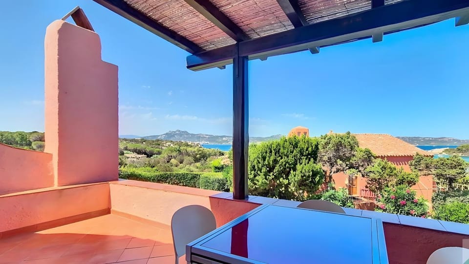 Property building, Balcony/Terrace, Swimming pool