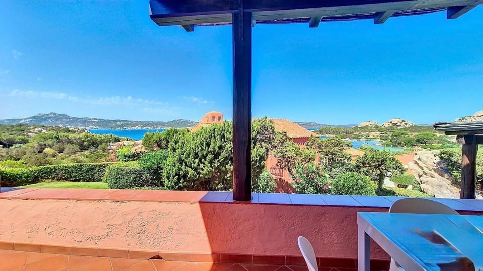 Property building, Balcony/Terrace, Swimming pool