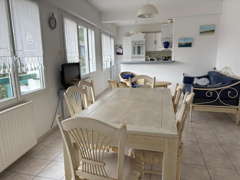 Duplex centre-ville, Plage & parking Apartment in La Baule-Escoublac