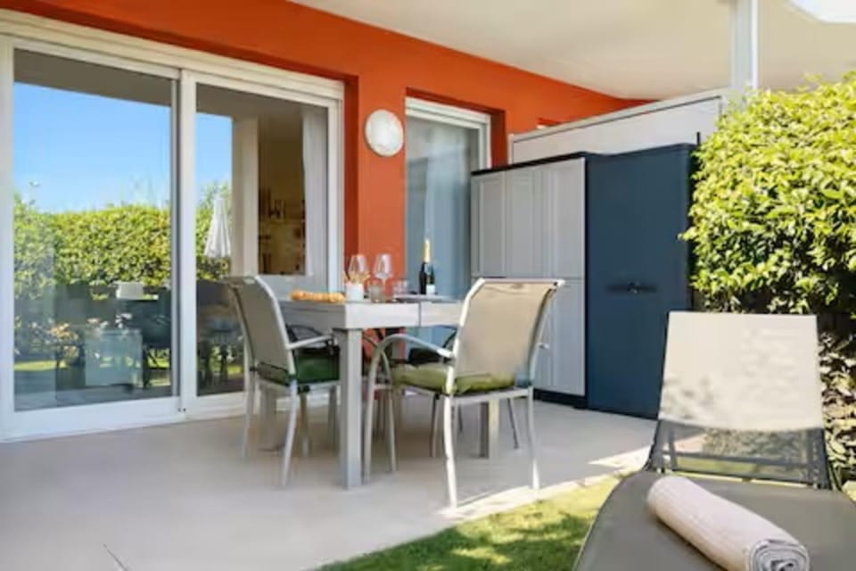 Patio, Garden, Garden, Balcony/Terrace, Dining area, Garden view