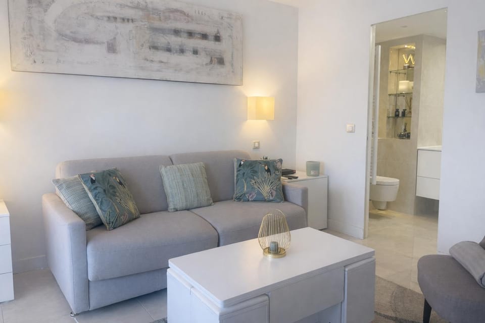 Elegant retreat near Monaco Private terrace Apartment in Monaco