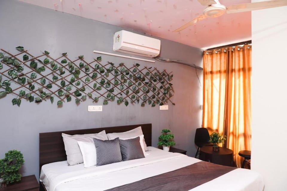 Bed, Photo of the whole room, Bedroom, air conditioner