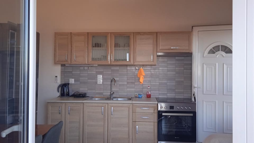 Το Χαρούμενο Σπίτι Στο Λιβαδι Apartment in Icaria