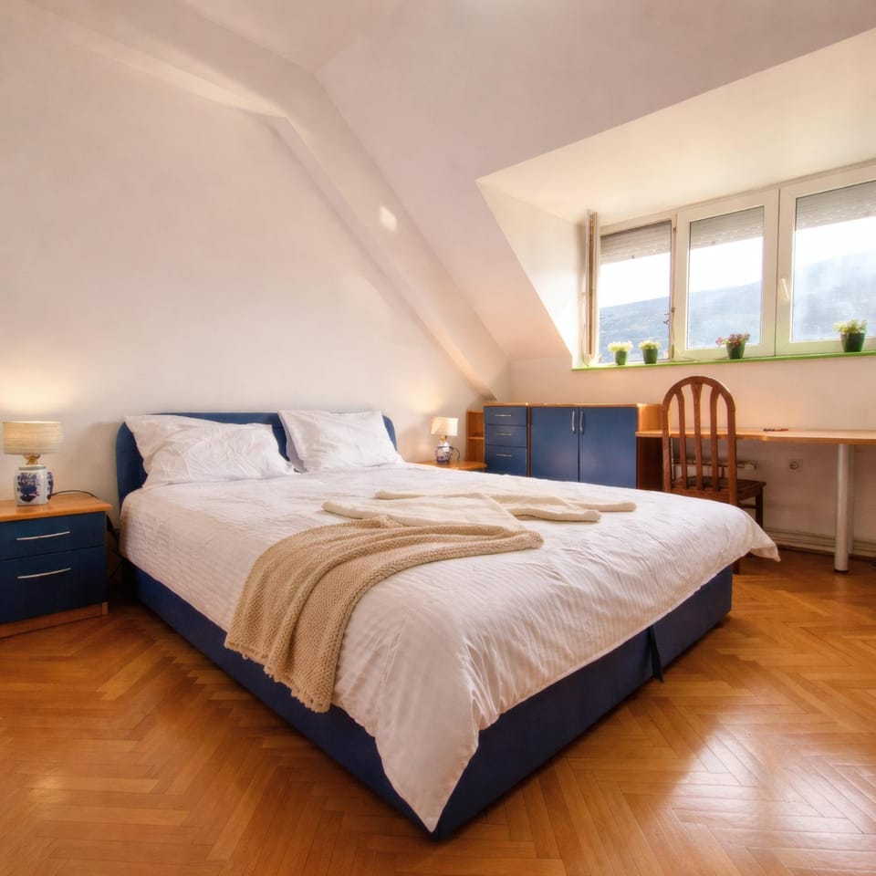 Bed, Bedroom
