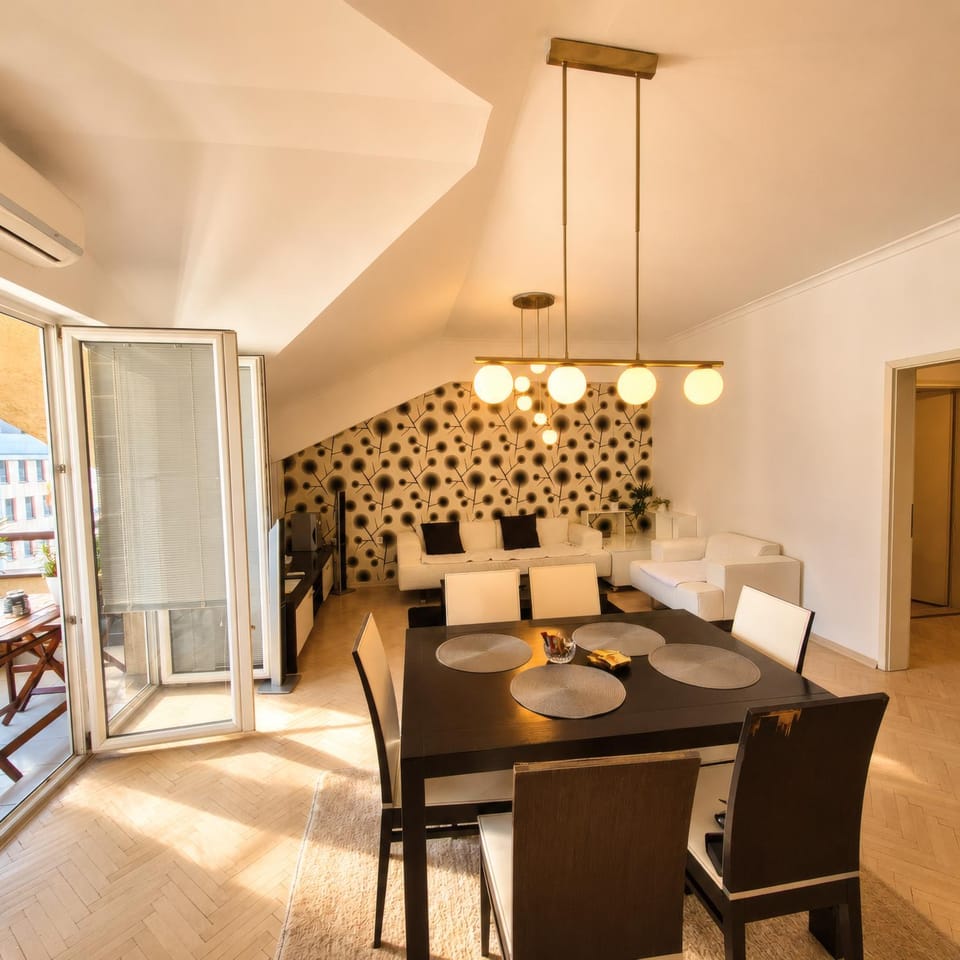 Living room, Dining area, Dinner