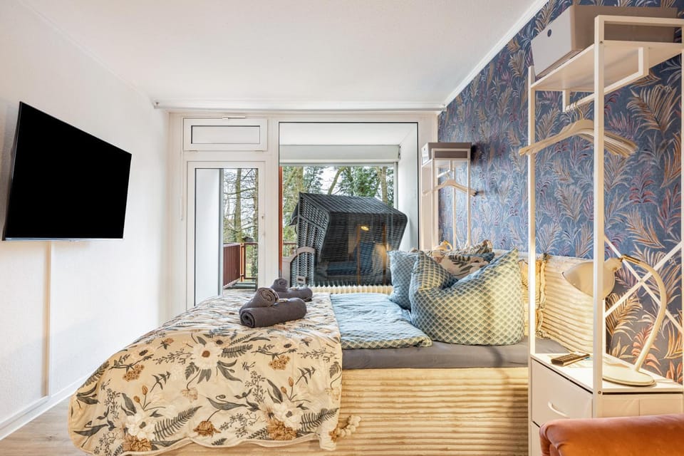 Living room, Bedroom