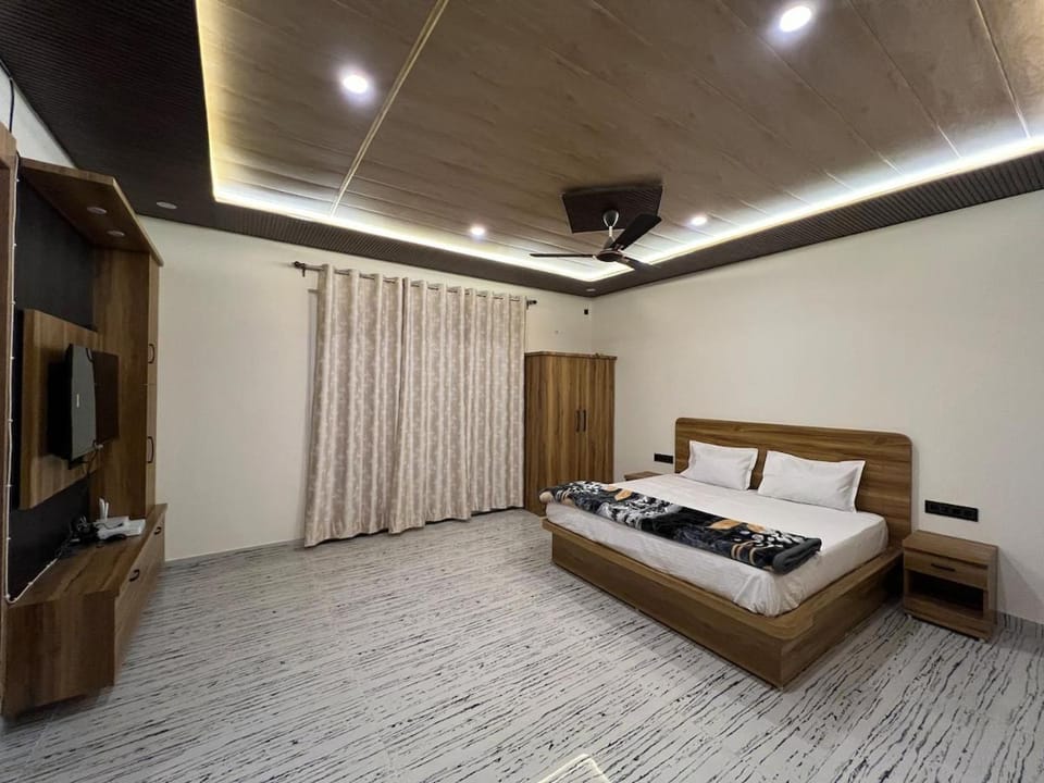 Apna Adda Homestay-3BR Mountain View by Homeyhuts Villa in Uttarakhand