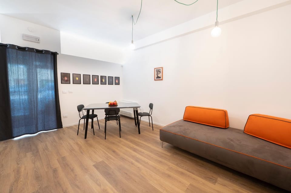 Kitchen or kitchenette, Living room, Dining area, Communal kitchen, kitchen