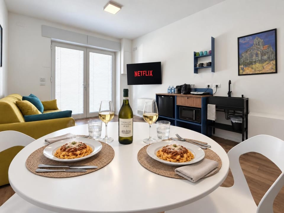 Lounge or bar, kitchen