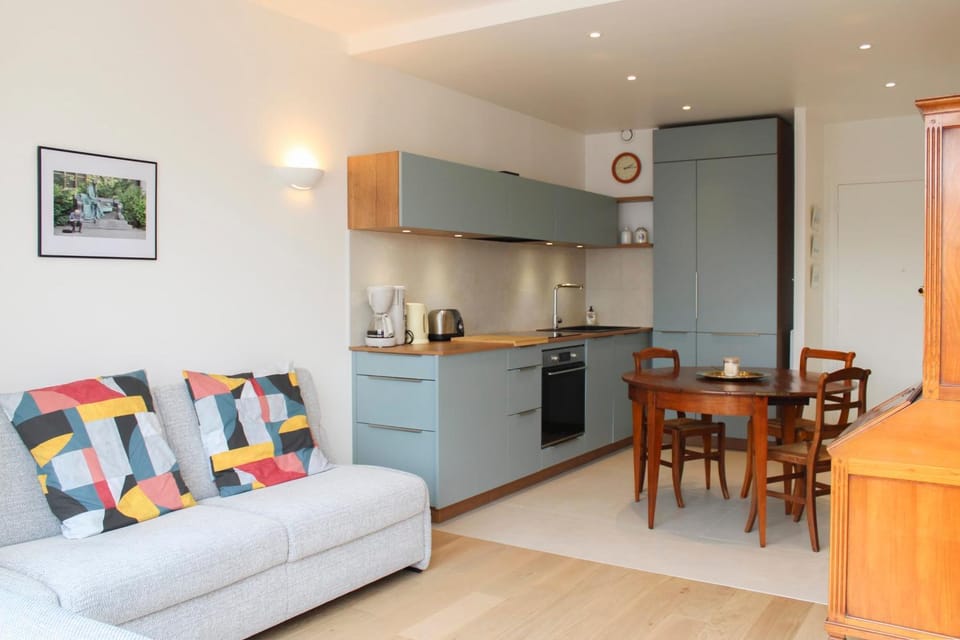 Renovated studio with quiet balcony Apartment in Île-de-France