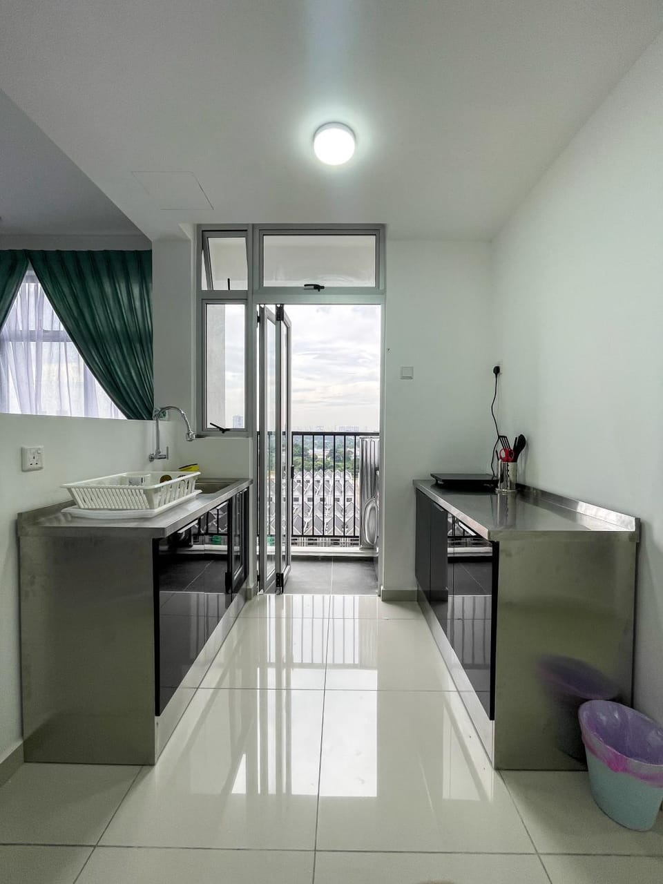 Kitchen or kitchenette, kitchen