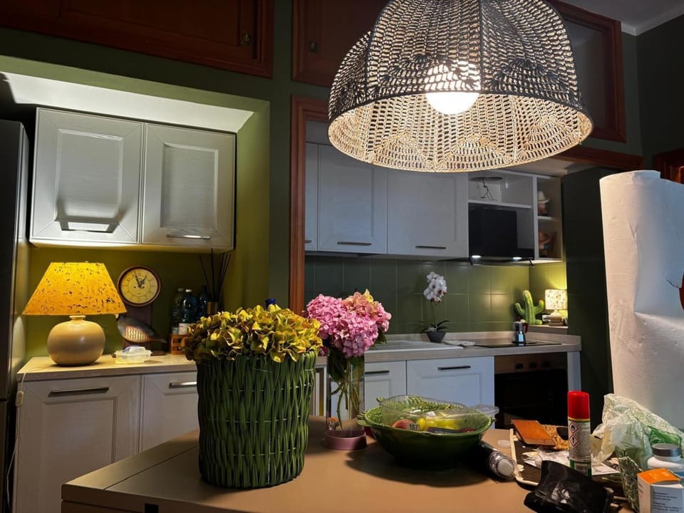 Kitchen or kitchenette, Living room