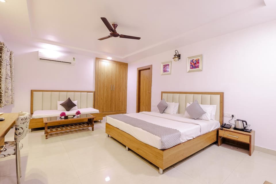 Bed, Photo of the whole room, Bedroom, towels, air conditioner