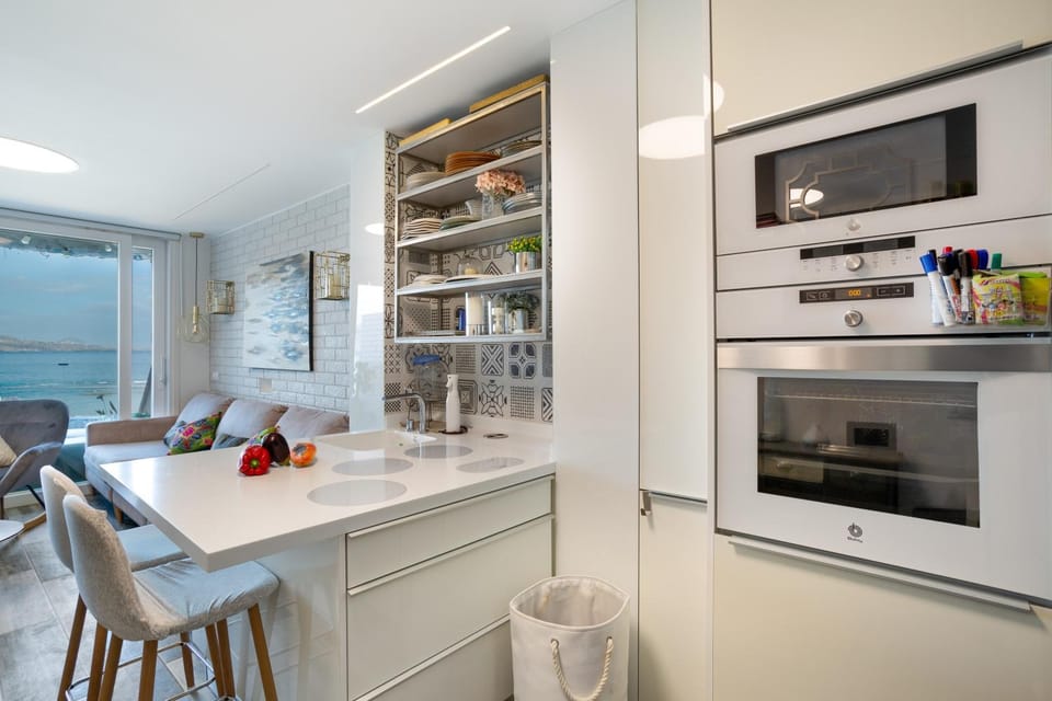 Kitchen or kitchenette, Living room