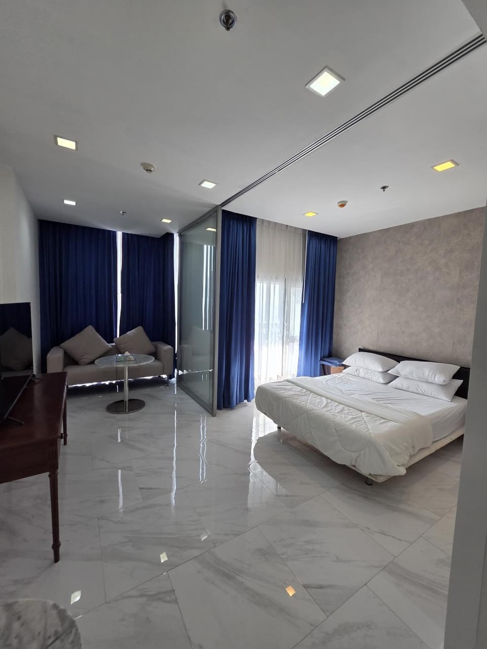 Bed, Photo of the whole room