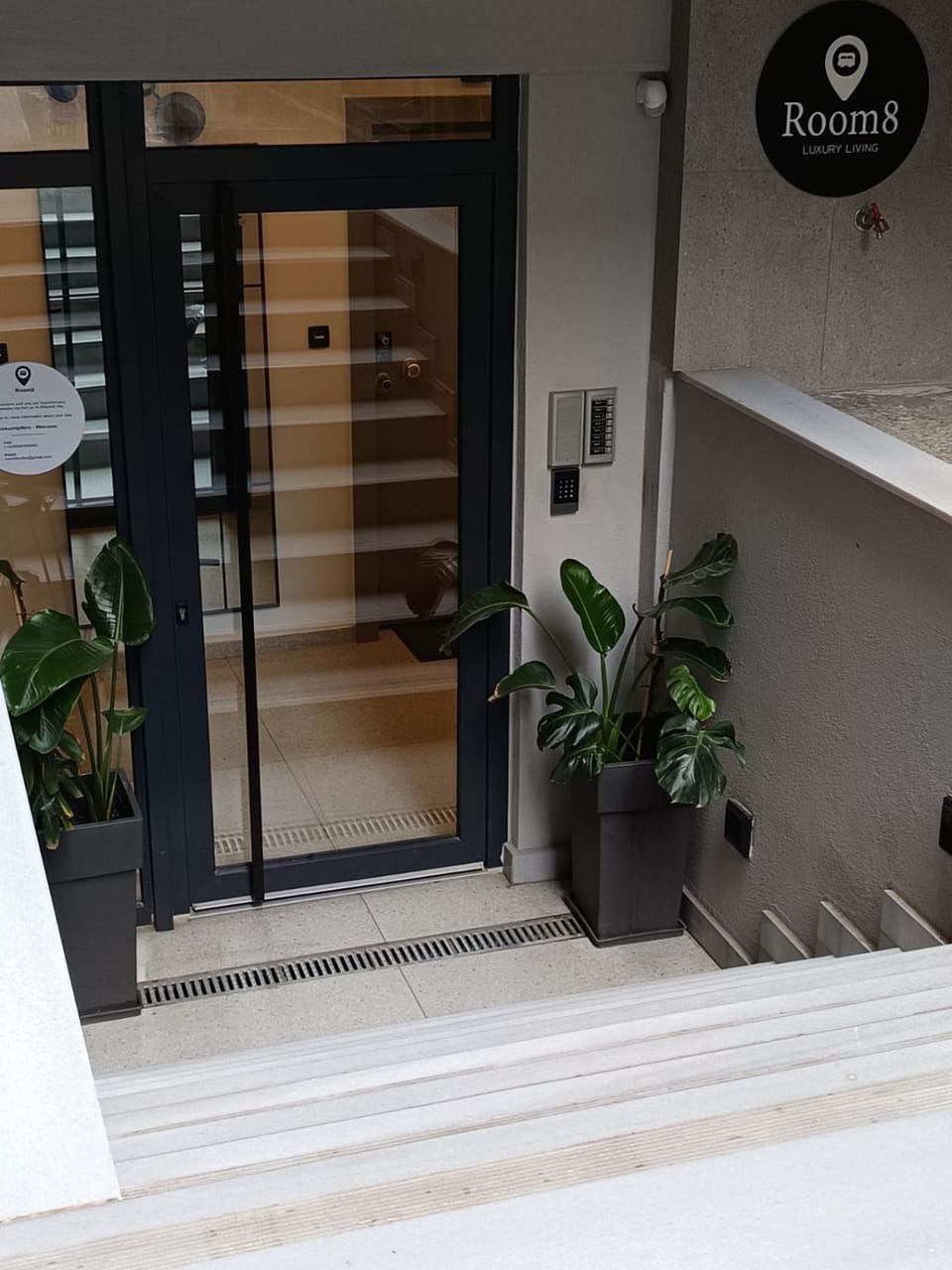 Facade/entrance