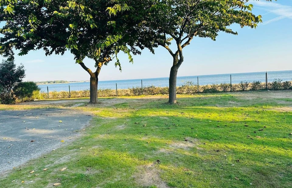 Camping Le Platin - La Redoute Campground/ 
RV Resort in Rivedoux-Plage