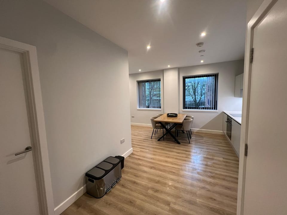 Bluebird suites claymore II Apartment in Salford