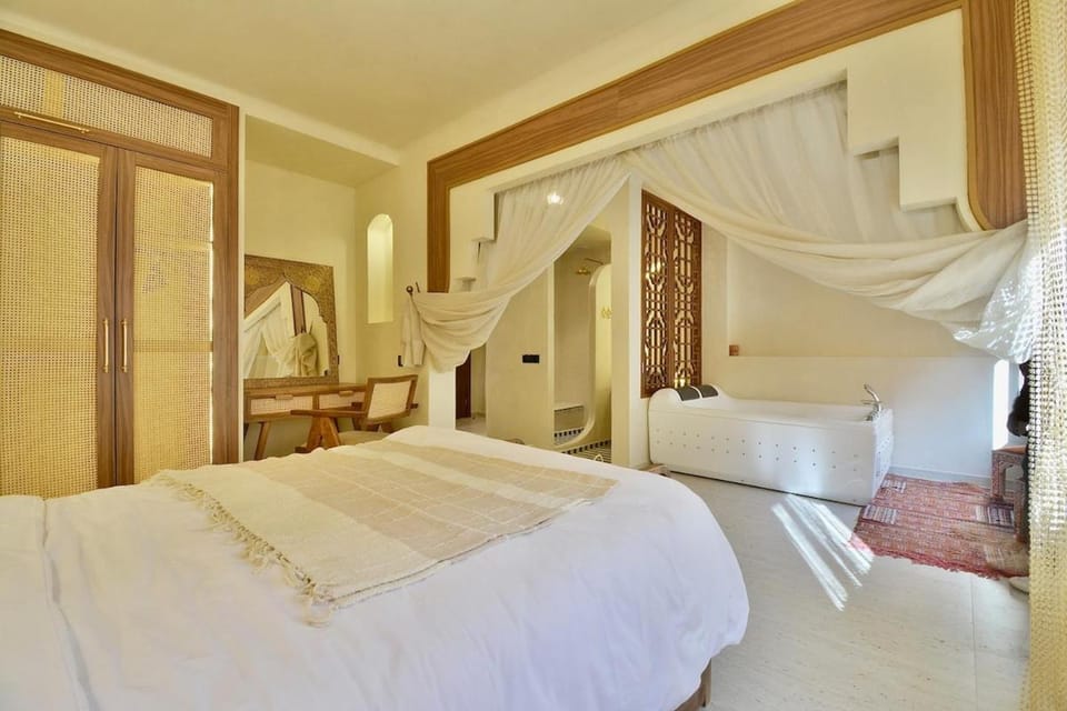 Marrakech Medina Vibes Private Jacuzzi Suite Apartment in Marrakesh