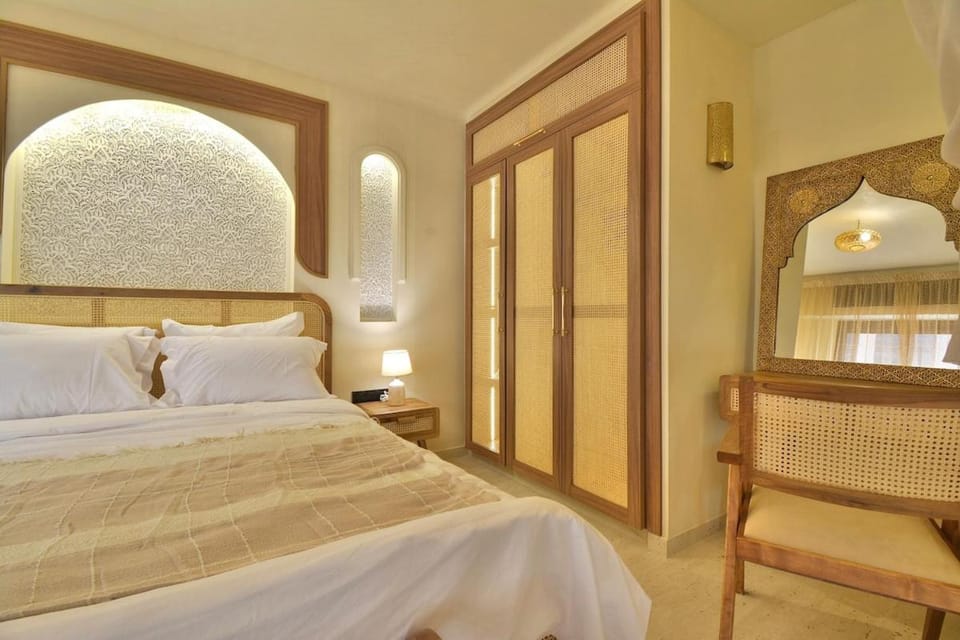 Marrakech Medina Vibes Private Jacuzzi Suite Apartment in Marrakesh