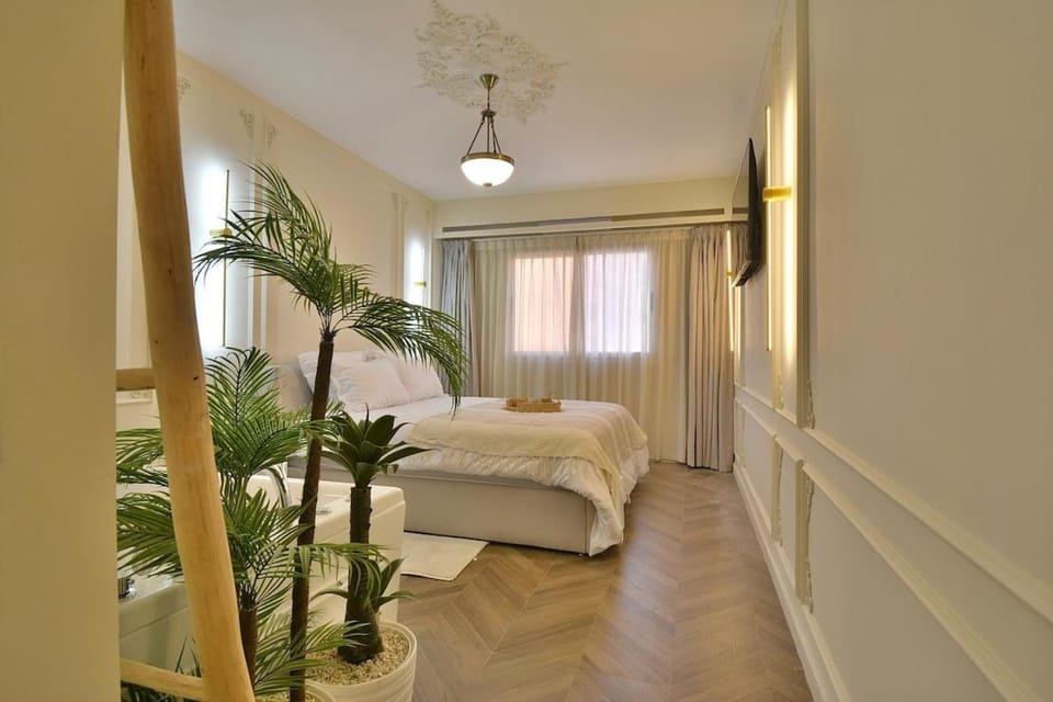 Parisian Chic & Central, Private Jacuzzi Suite Apartment in Marrakesh