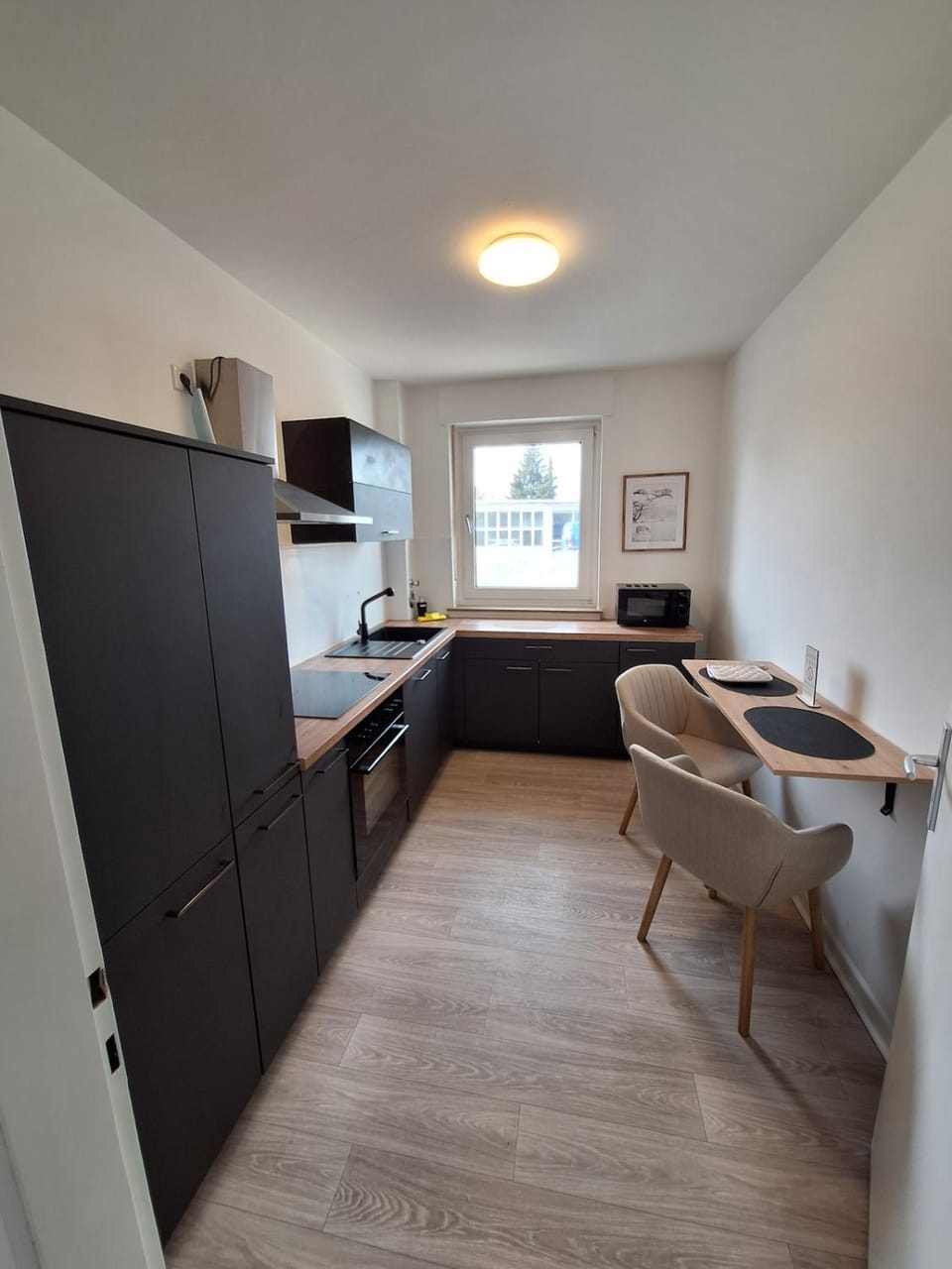 Bright 3-Bedroom Apartment, Balcony, Accommodates up to 7 guests Apartment in Bielefeld