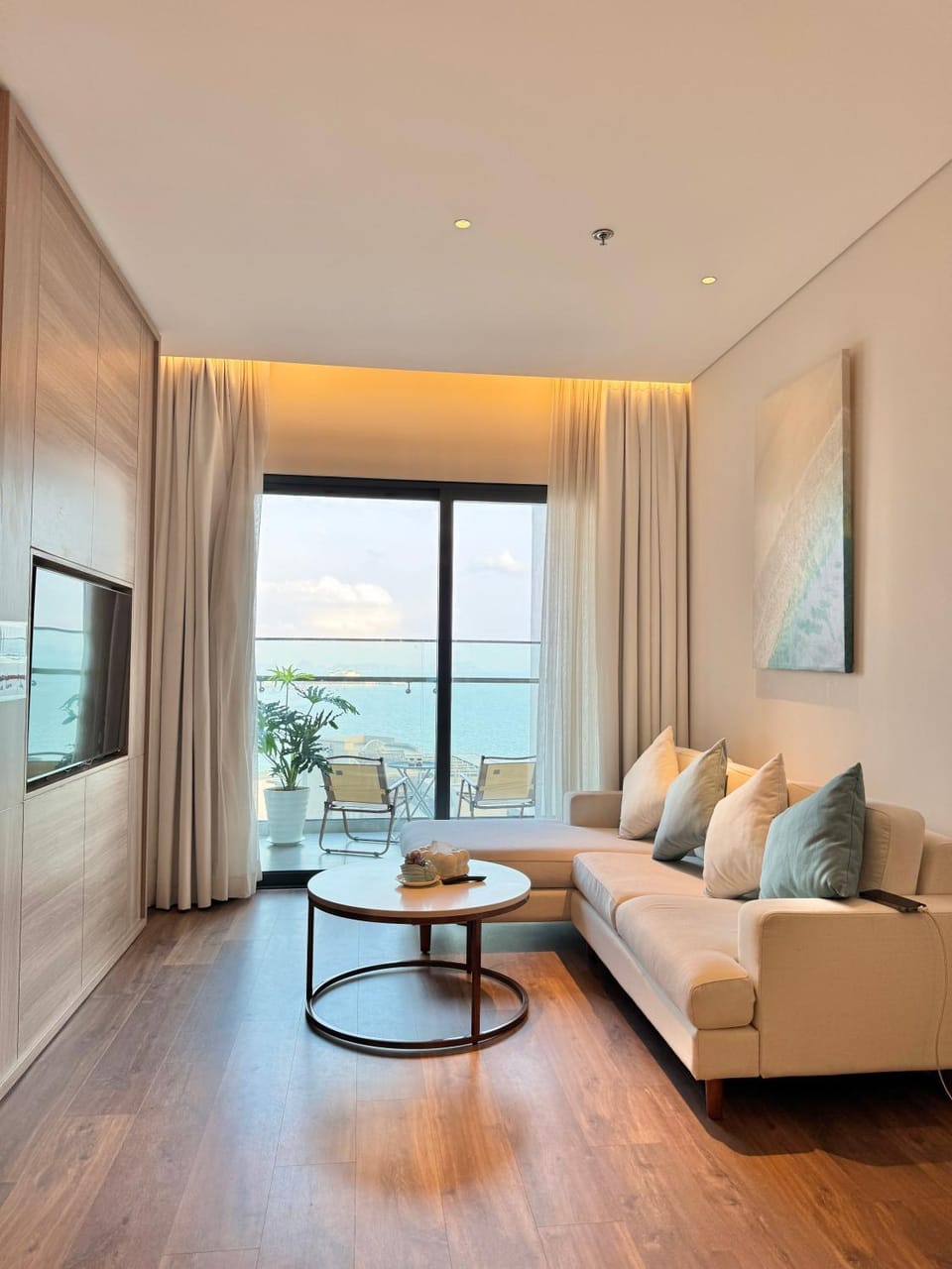 Communal lounge/ TV room