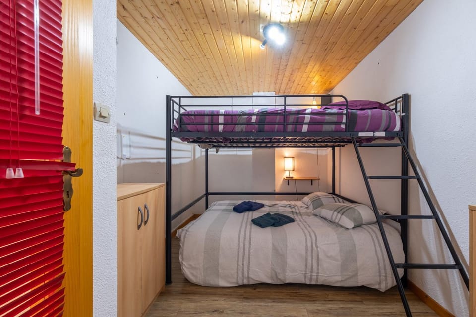 Property building, Living room, Bedroom
