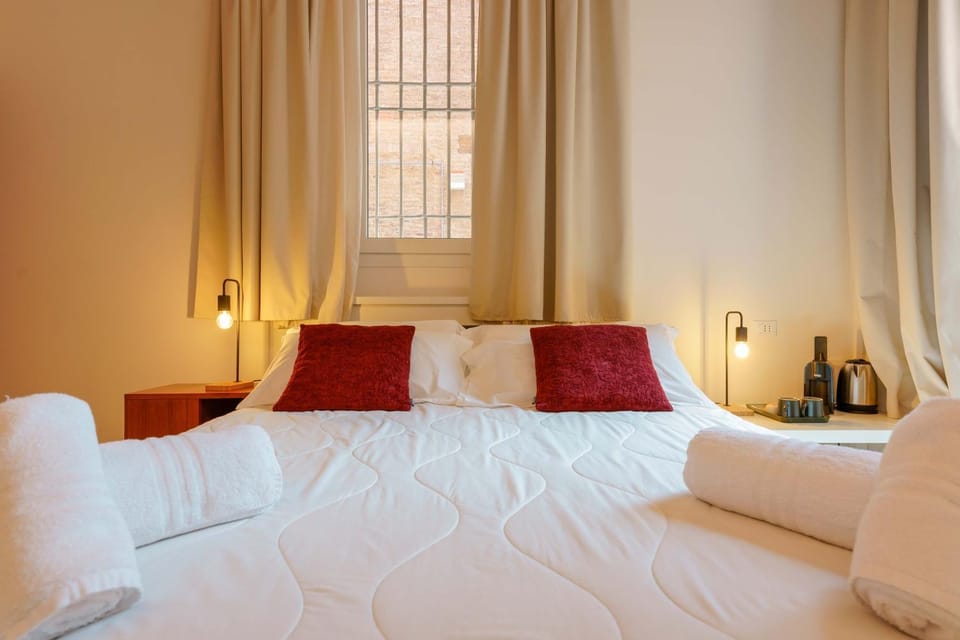 Sotto le Torri by Edera Rooms Bed and Breakfast in Bologna