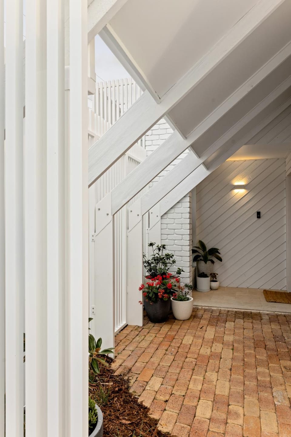 Luxe Retreat - Buddina Beachside - Heated pool House in Sunshine Coast