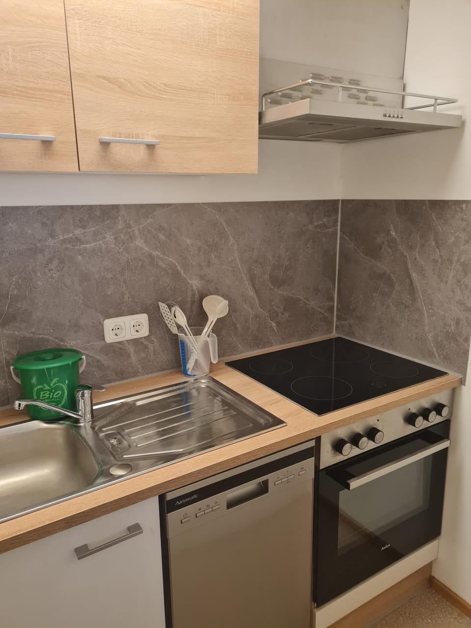 Kitchen or kitchenette, Living room