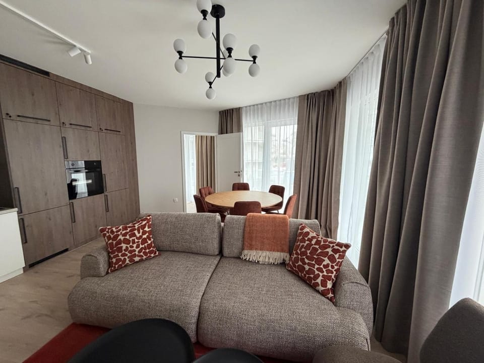 Living room, Seating area, Dining area, kitchen