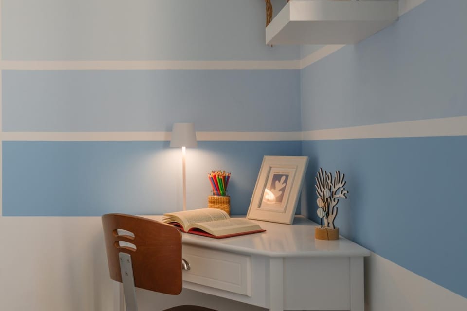 Decorative detail, Bedroom, furniture