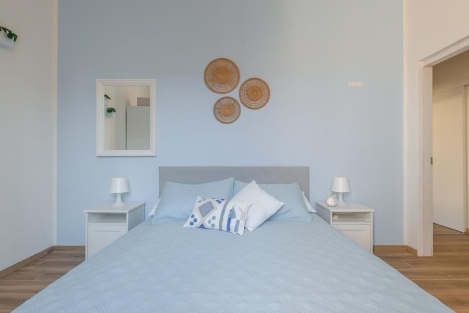 View (from property/room), Photo of the whole room, Bedroom, furniture
