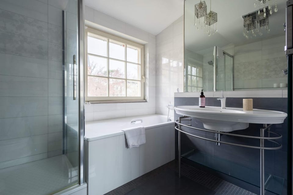 Shower, Bathroom, Bath, towels