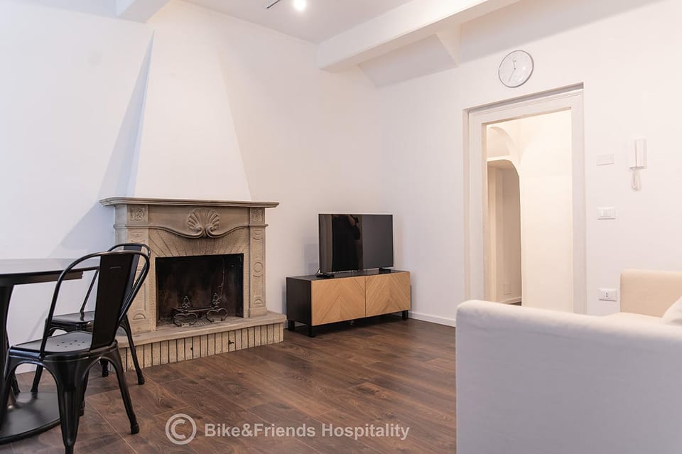Communal lounge/ TV room, Dining area