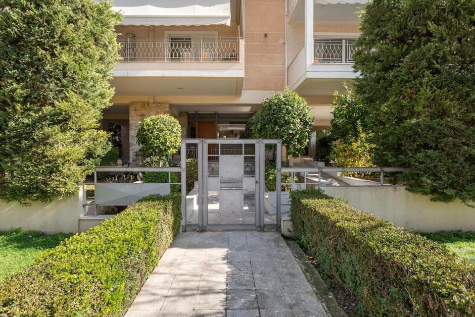 Renovated comfy apartment near Athens Airport Apartment in Chalandri