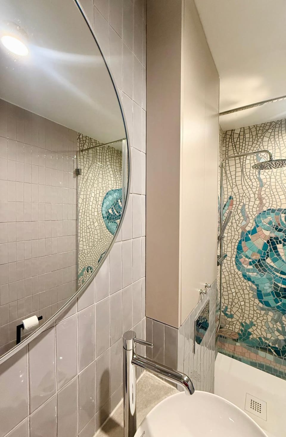 Shower, Bathroom, washing machine