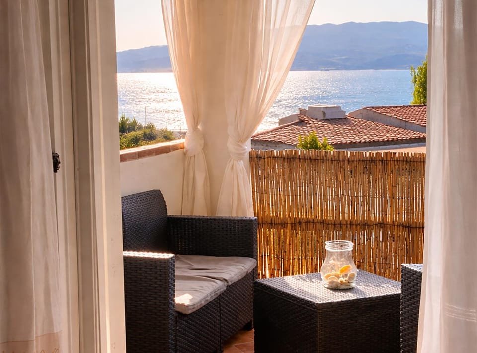 View (from property/room), Balcony/Terrace, Sea view