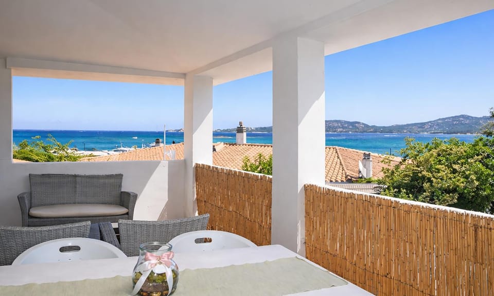 Property building, Balcony/Terrace