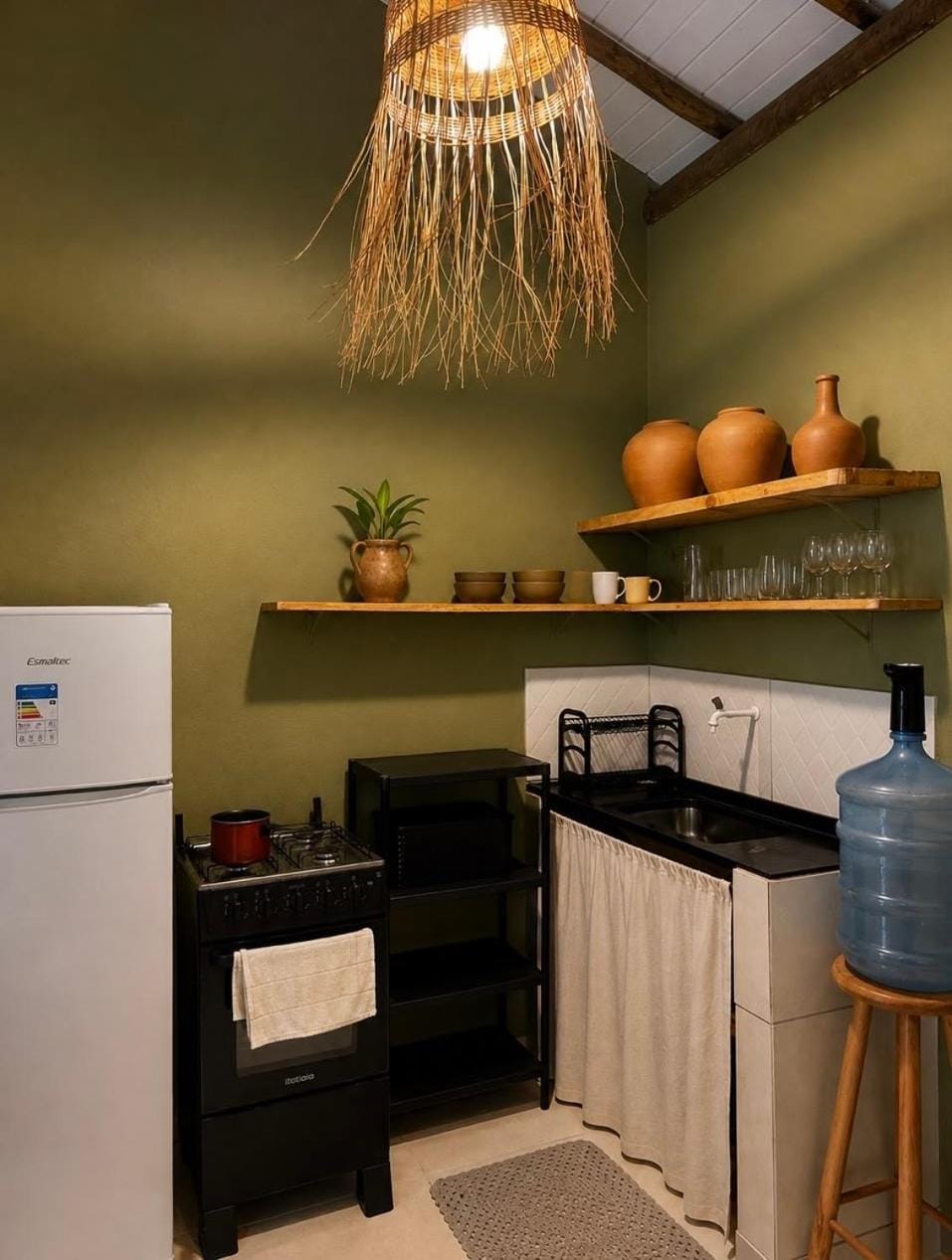 Kitchen or kitchenette