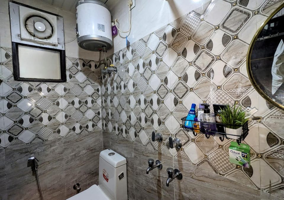 Dwarka 2bhk Inn Apartment in Delhi