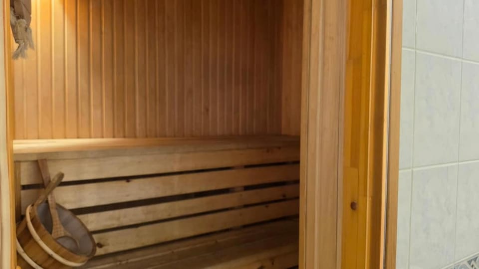 Large apartment with private entrance, balconies, sauna Apartment in Tallinn